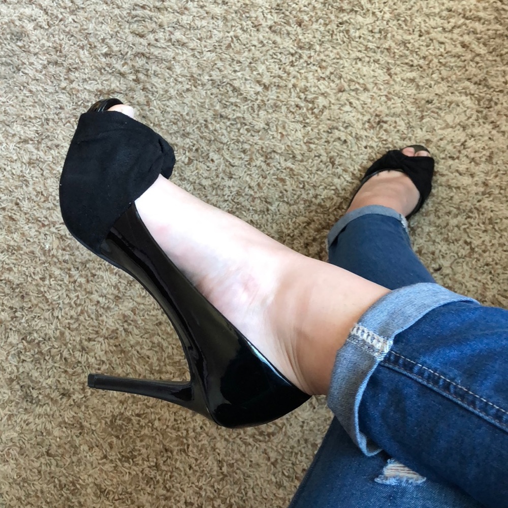 Black 4 inch heals